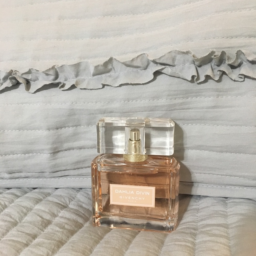 Givency Dahlia Divin Fragrance 2.5 Ounce Bottle
